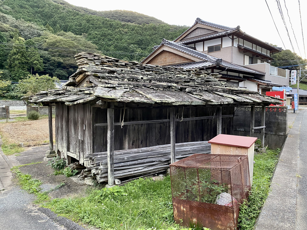 対馬石屋根倉庫群