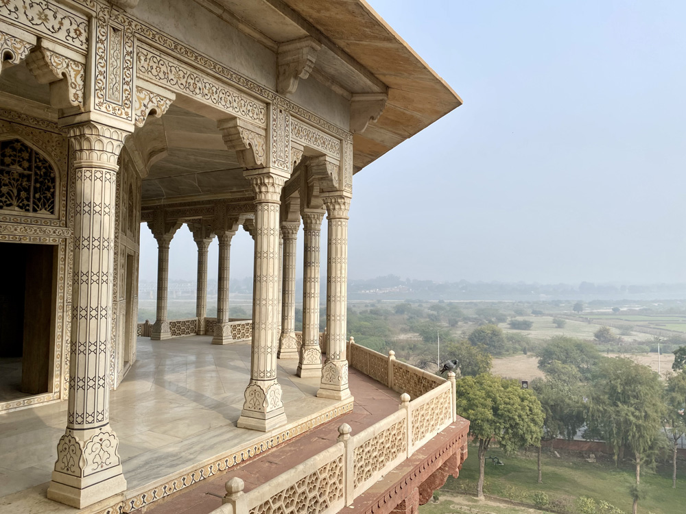 タージマハルをのぞむ