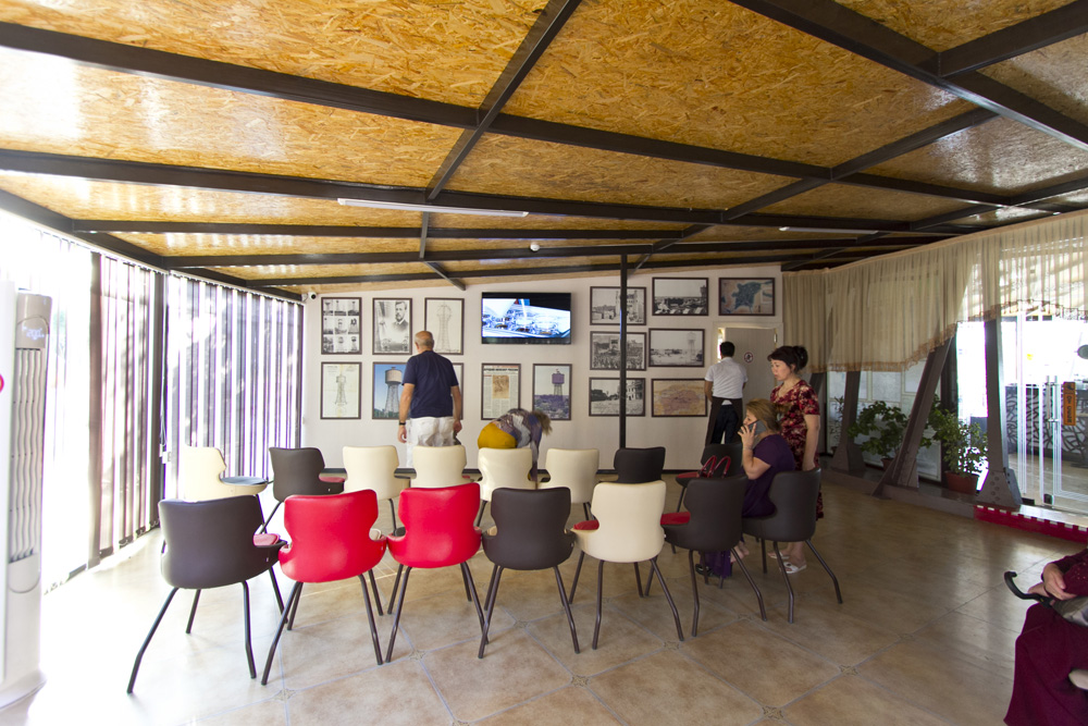 ブハラタワー1階展示スペース