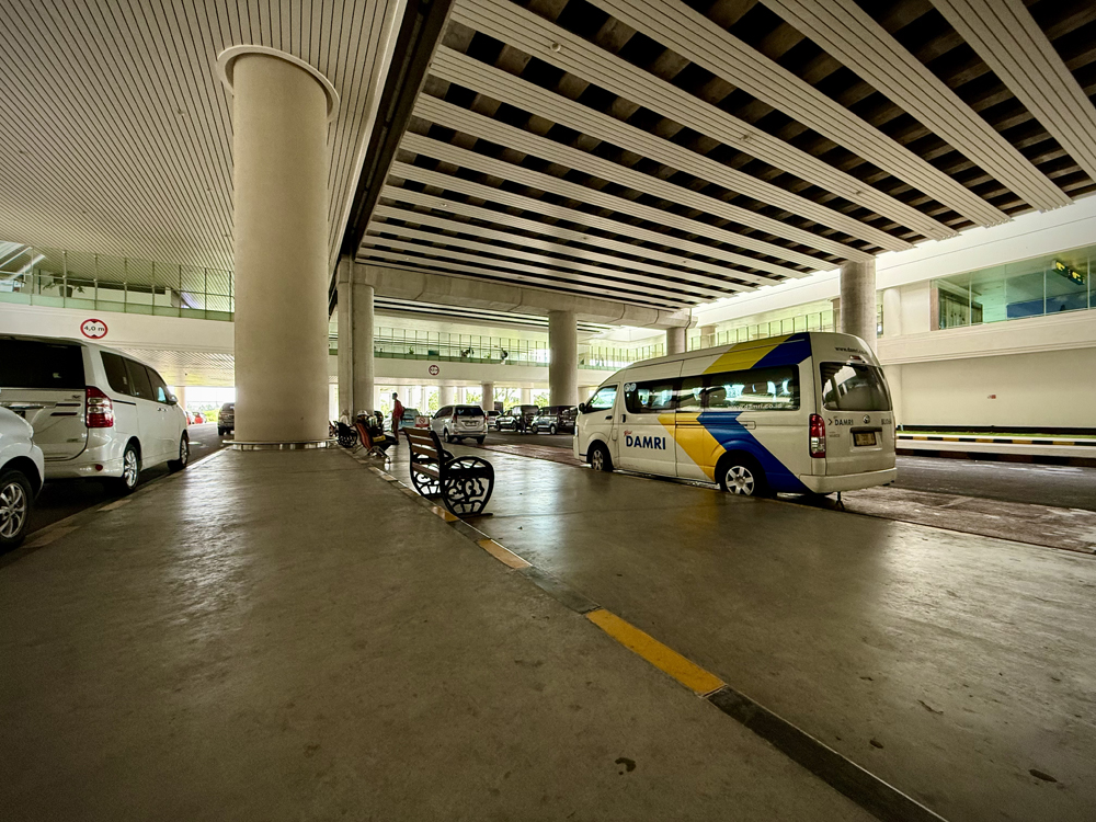 ジョグジャカルタ国際空港到着口