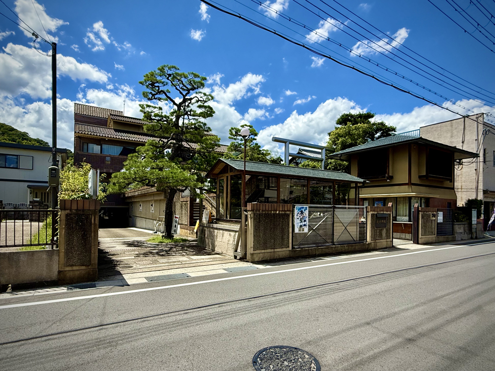 八幡市飛行神社全景