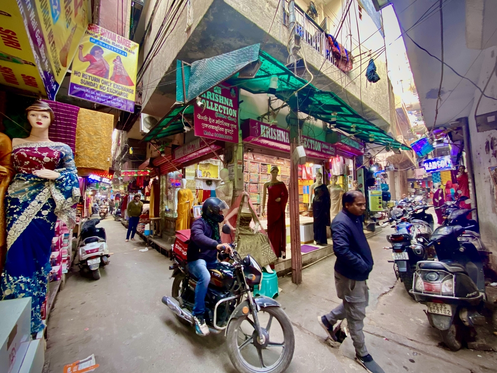 メヘラウリの通り