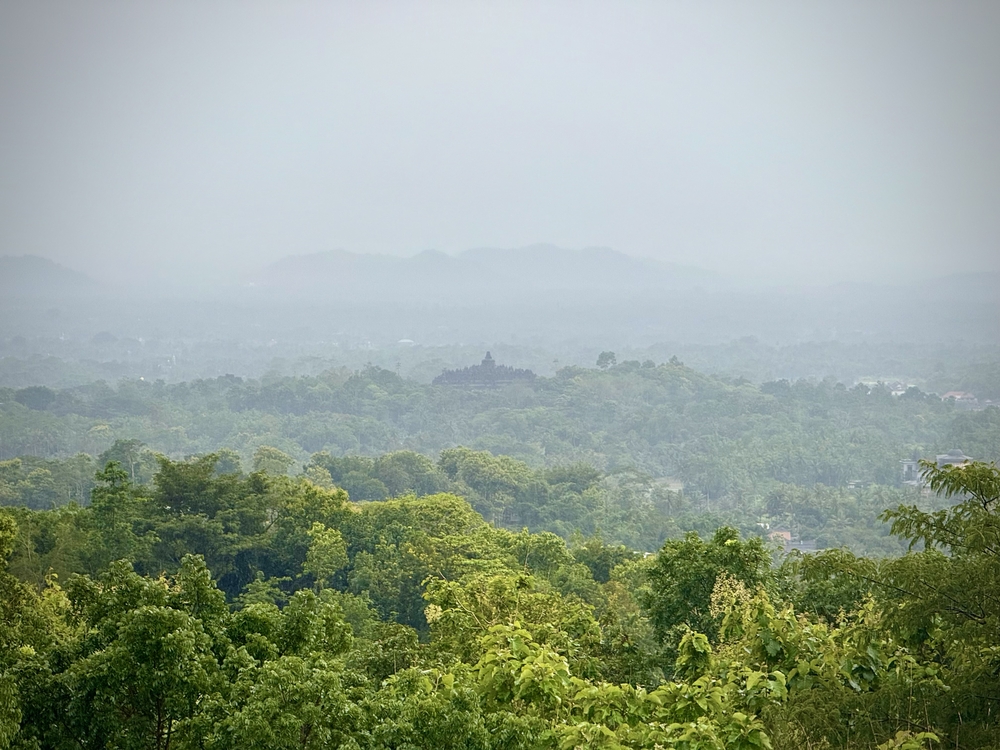 ブキッ・レーマ（Bukit Rhema）からボロブドゥール寺院