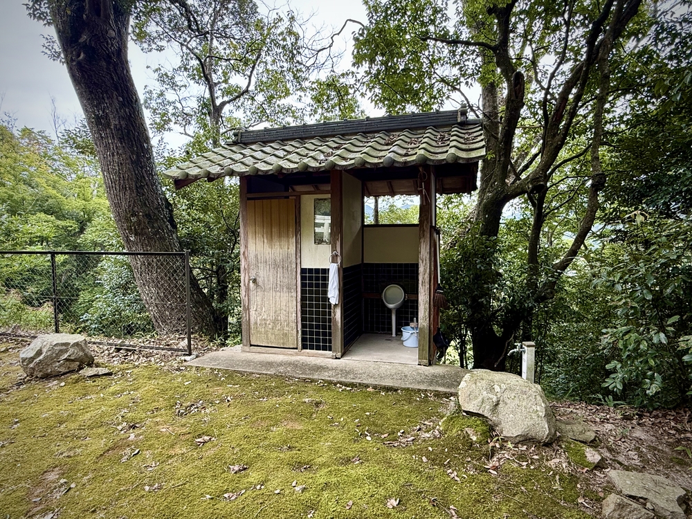 城山稲荷神社山頂簡易トイレ