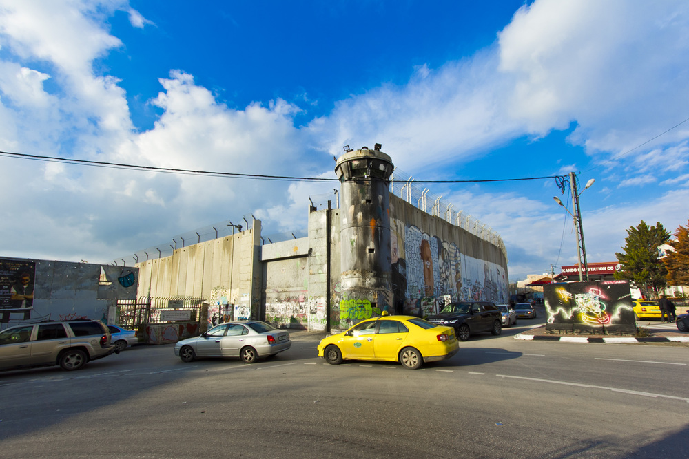 鳩を狙ってる監視塔