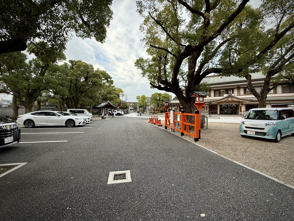 方違神社駐車場