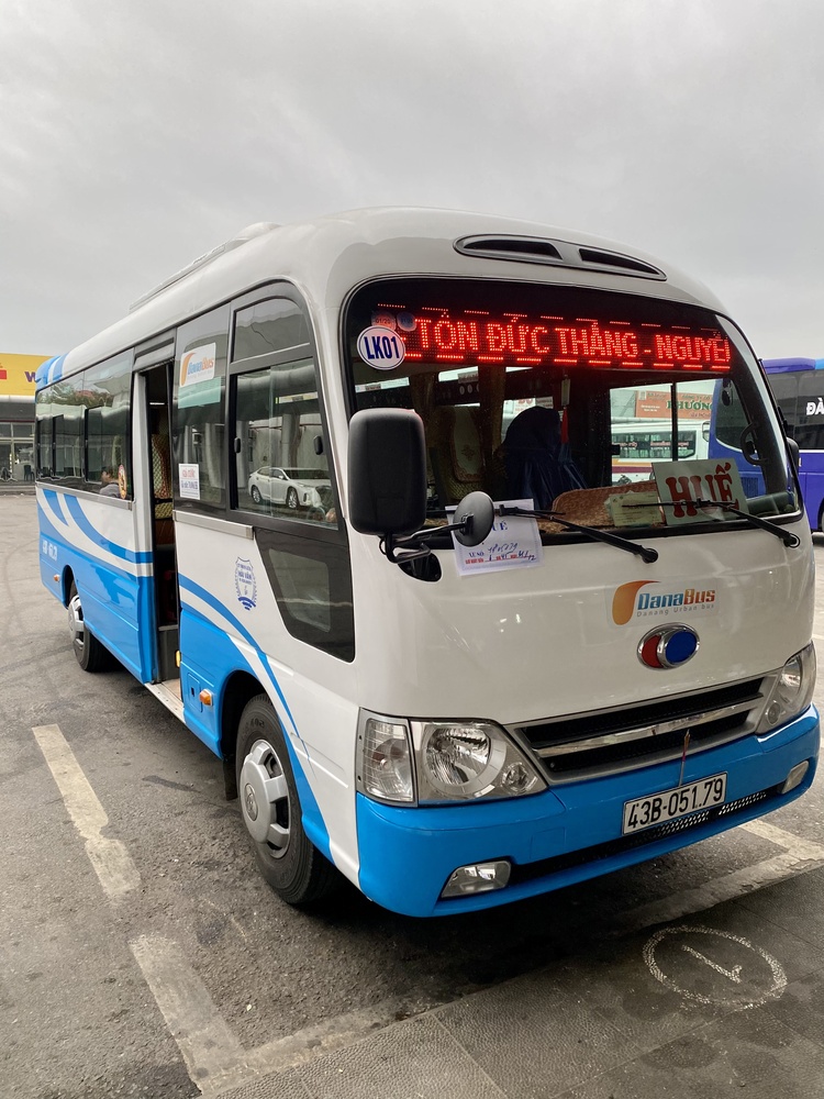 ダナンとフエを結ぶLK01バス