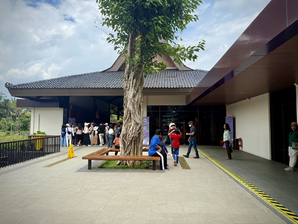 ボロブドゥール寺院チケットチェック