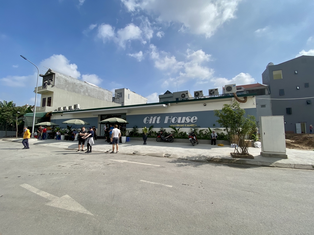 ツアー会社と提携しているお土産屋