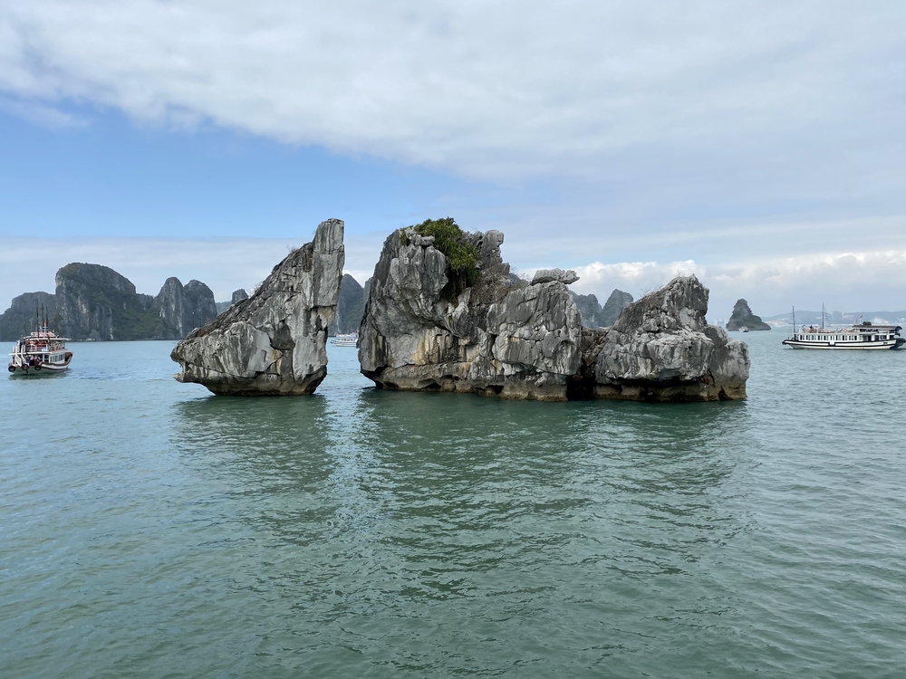 ハロン湾クルーズ奇岩