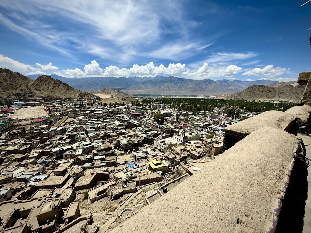 標高3500mにあるレーの街