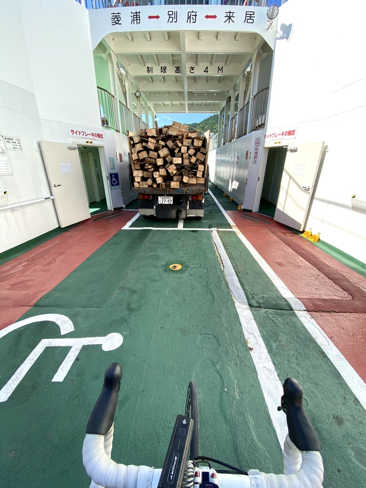 内航船フェリーどうぜん