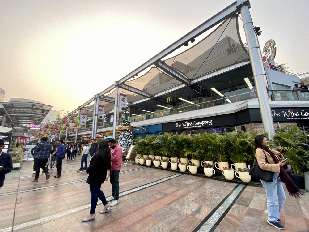 グルガーオンサイバーハブのレストラン街