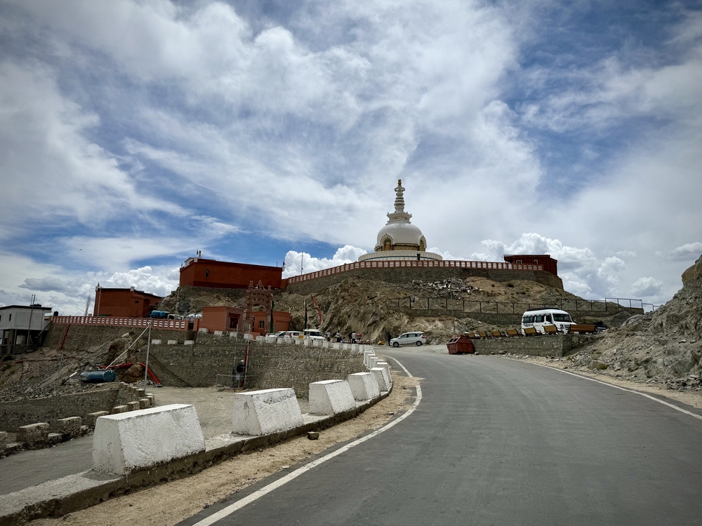 ラダック、シャンティストゥーパロード