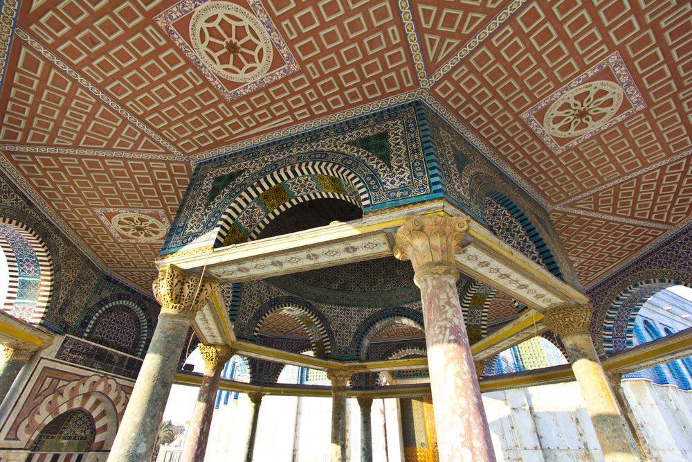 鎖のドームの内部