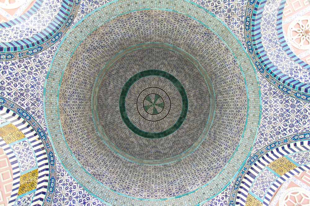 鎖のドーム天井