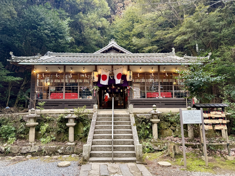 吉川八幡神社拝殿
