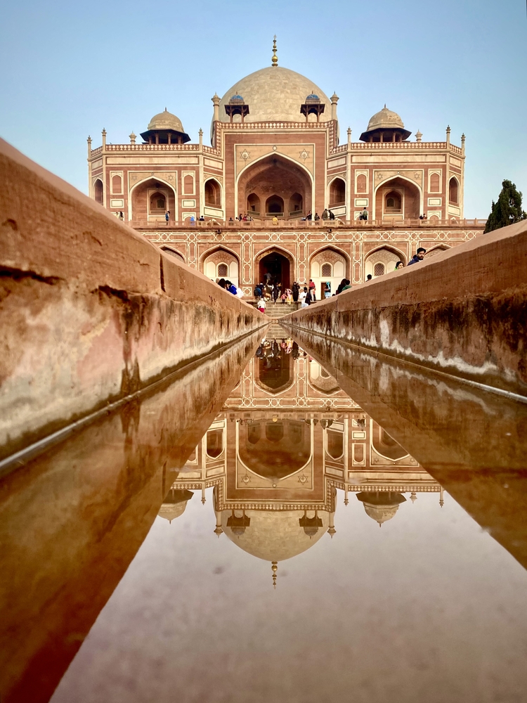 水面に反射したフマユーン廟