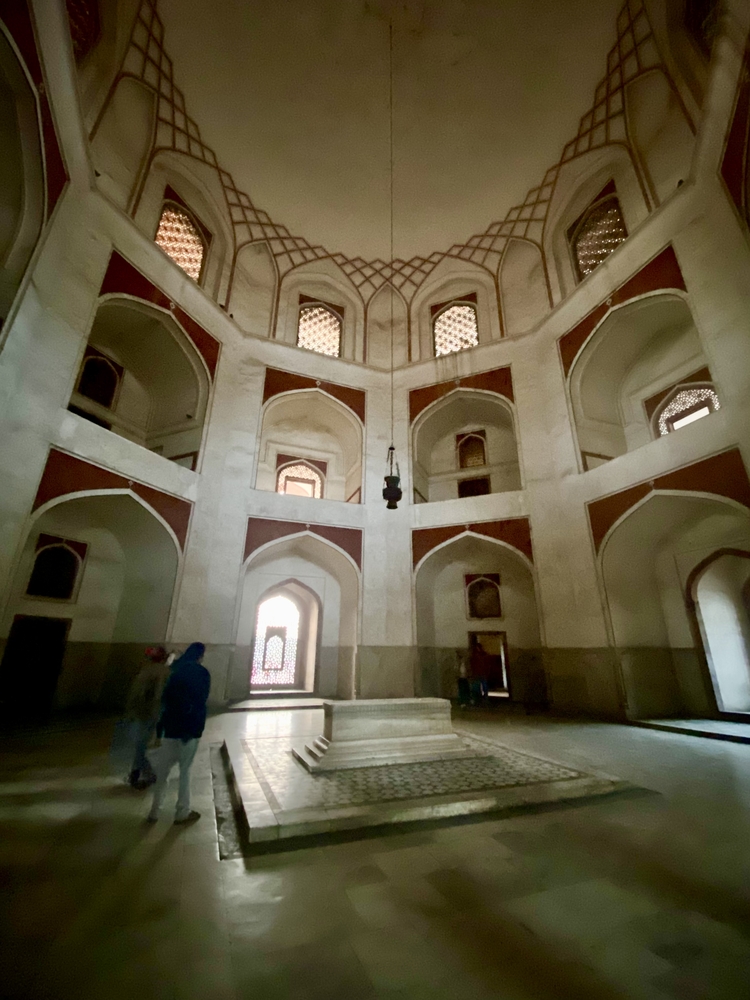 フマユーン廟のフマユーンの墓