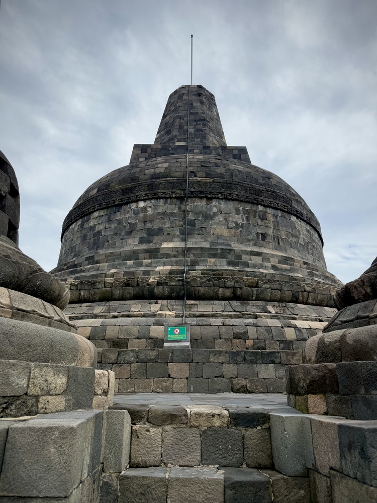 ボロブドゥール寺院メイン仏塔